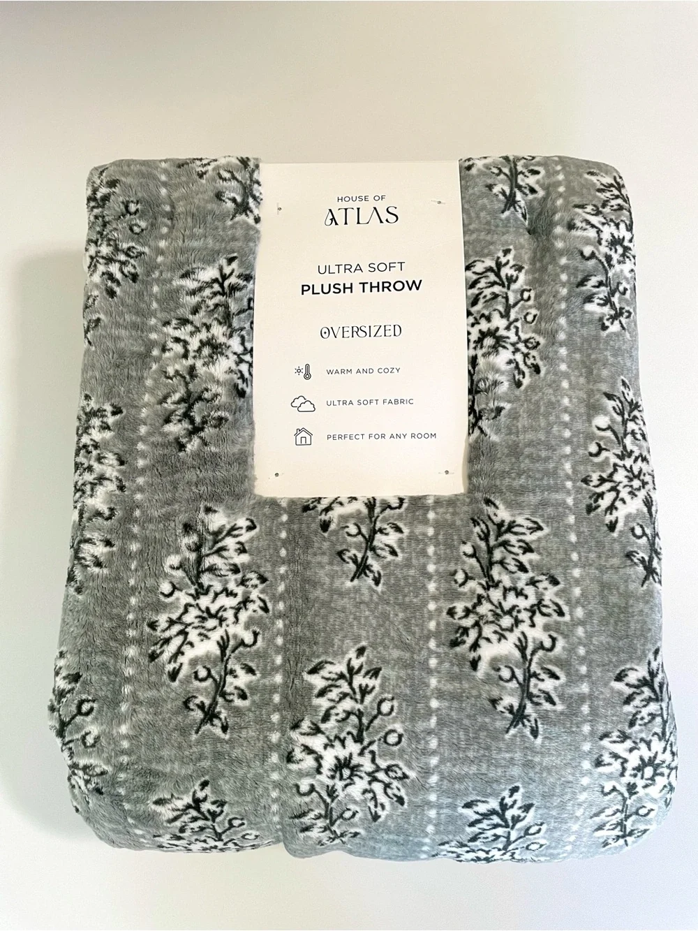 NWT House of Atlas Ultra Soft Plush Throw Blanket Sage Gray Floral 60x70